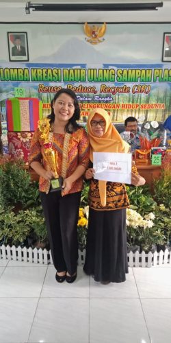 KELURAHAN KARTOHARJO DALAM LOMBA KREASI DAUR ULANG SAMPAH
